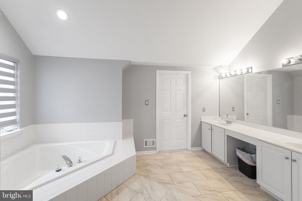 6455 SADDLEBROOK LANE