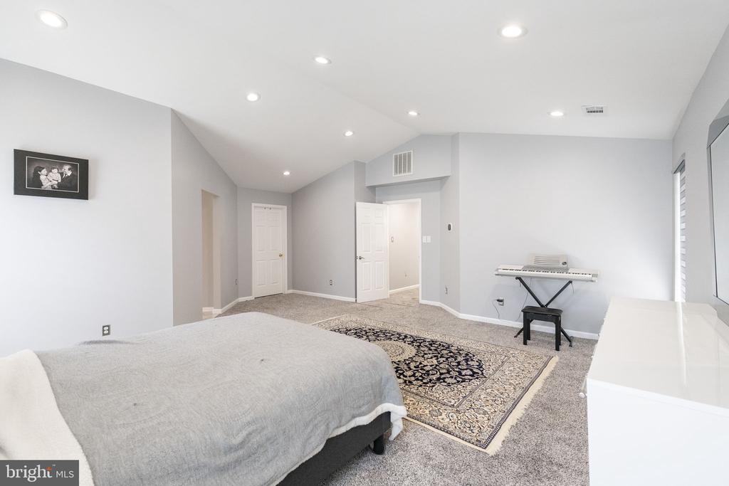 6455 SADDLEBROOK LANE