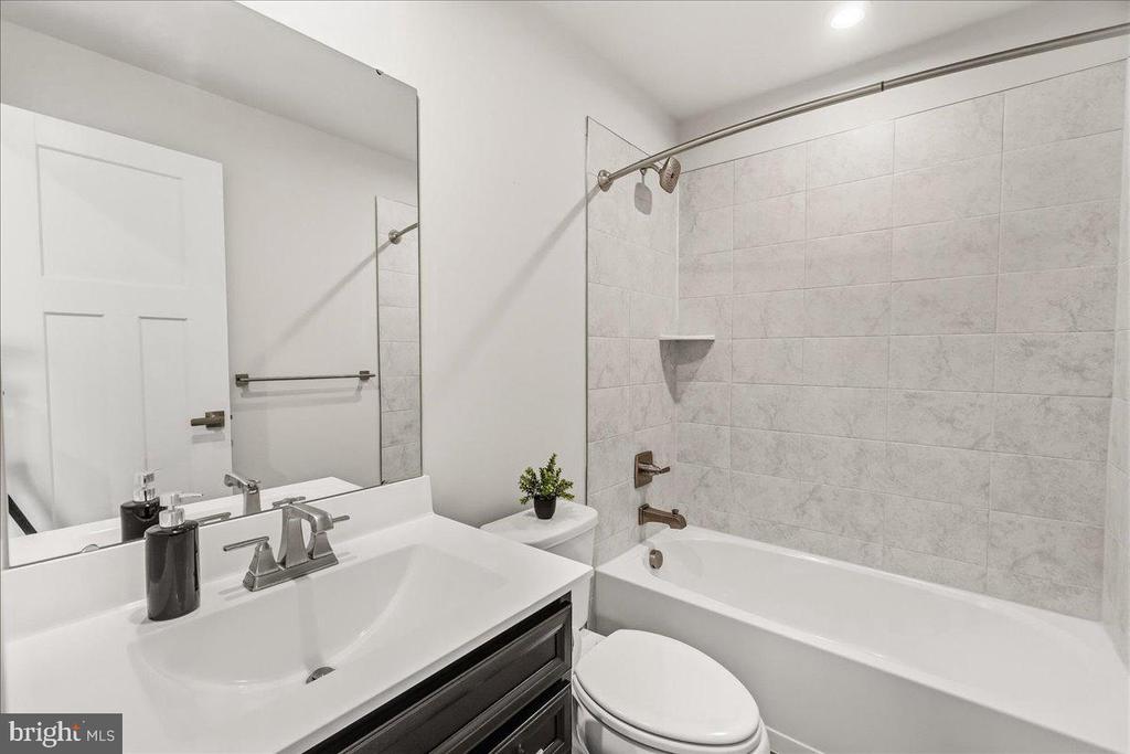 1403 WILMER PARK LANE
