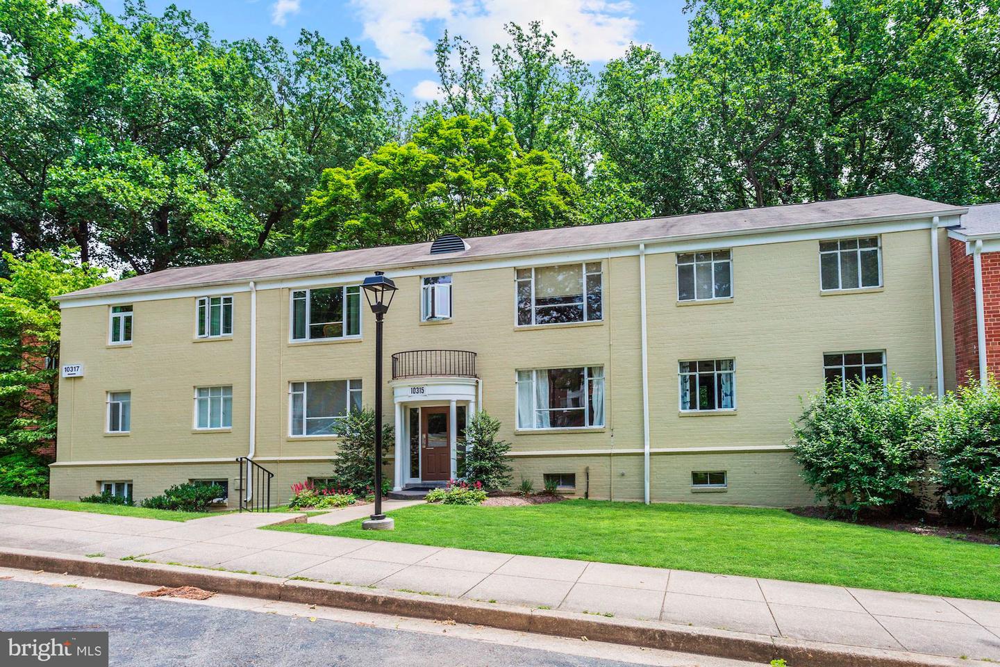 10315 Montrose Ave #102