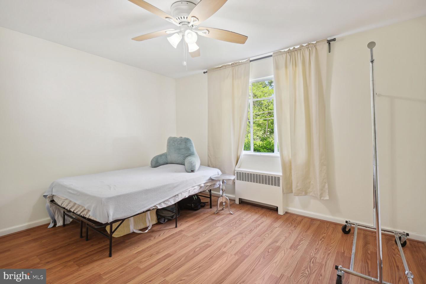 10315 Montrose Ave #102