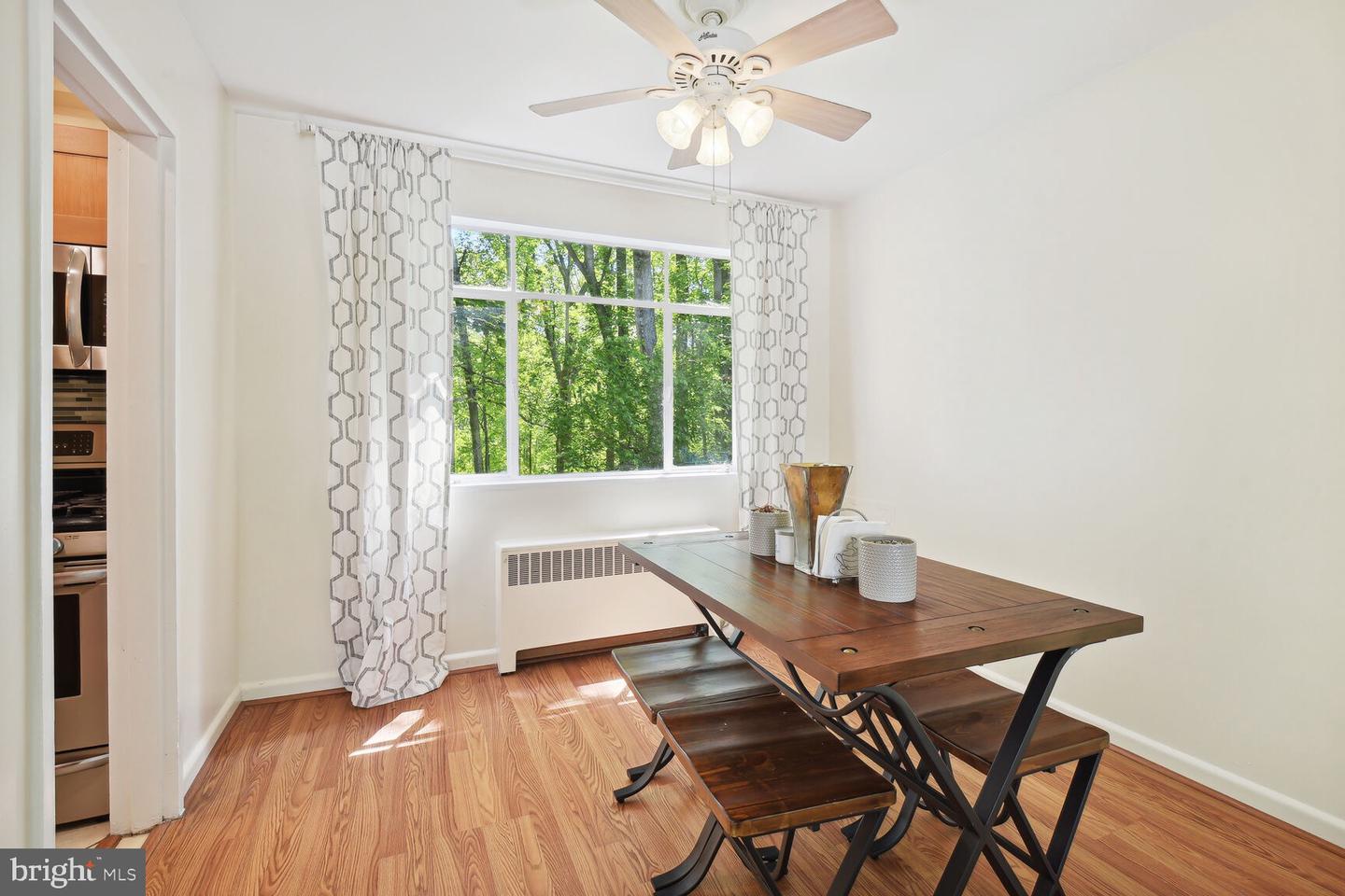 10315 Montrose Ave #102