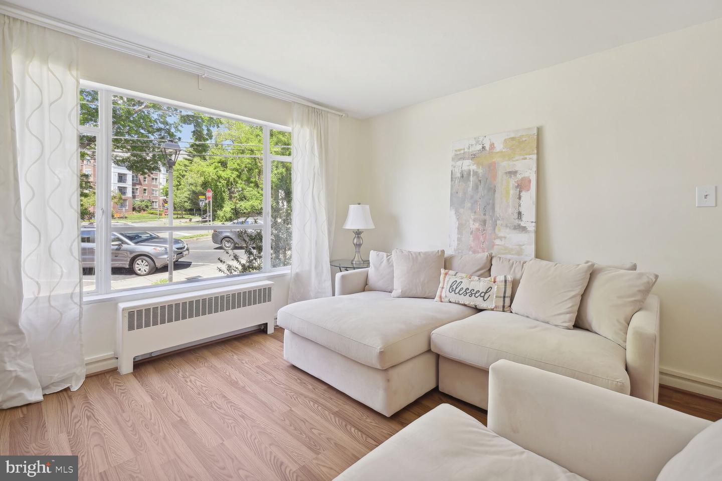 10315 Montrose Ave #102