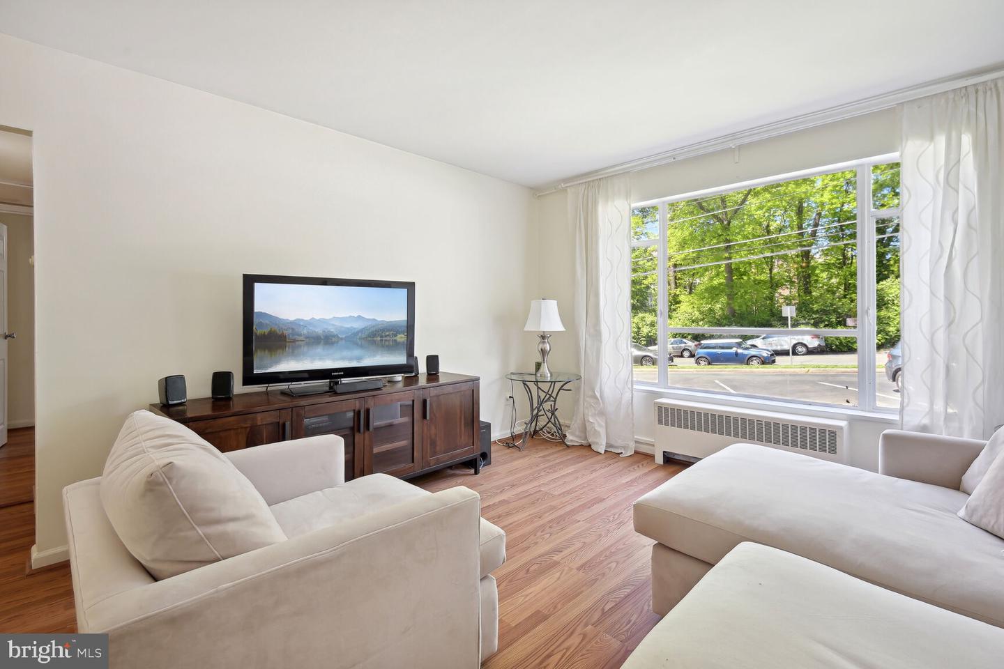 10315 Montrose Ave #102