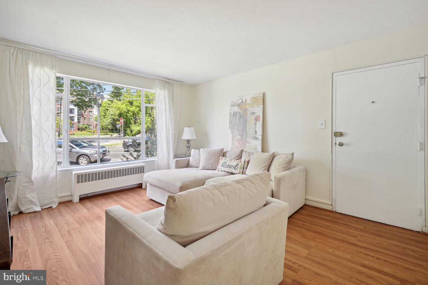 10315 Montrose Ave #102