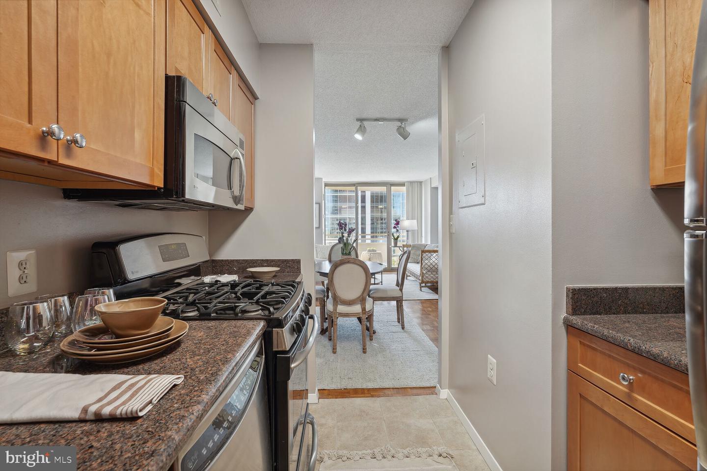 4801 Fairmont Ave #704