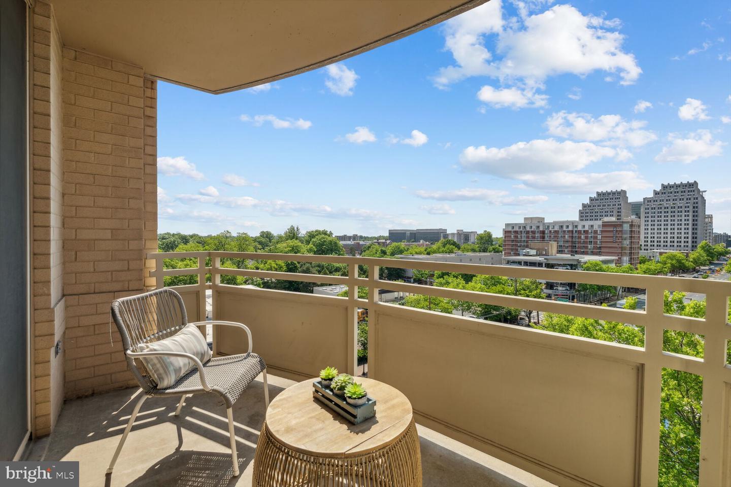 4801 Fairmont Ave #704
