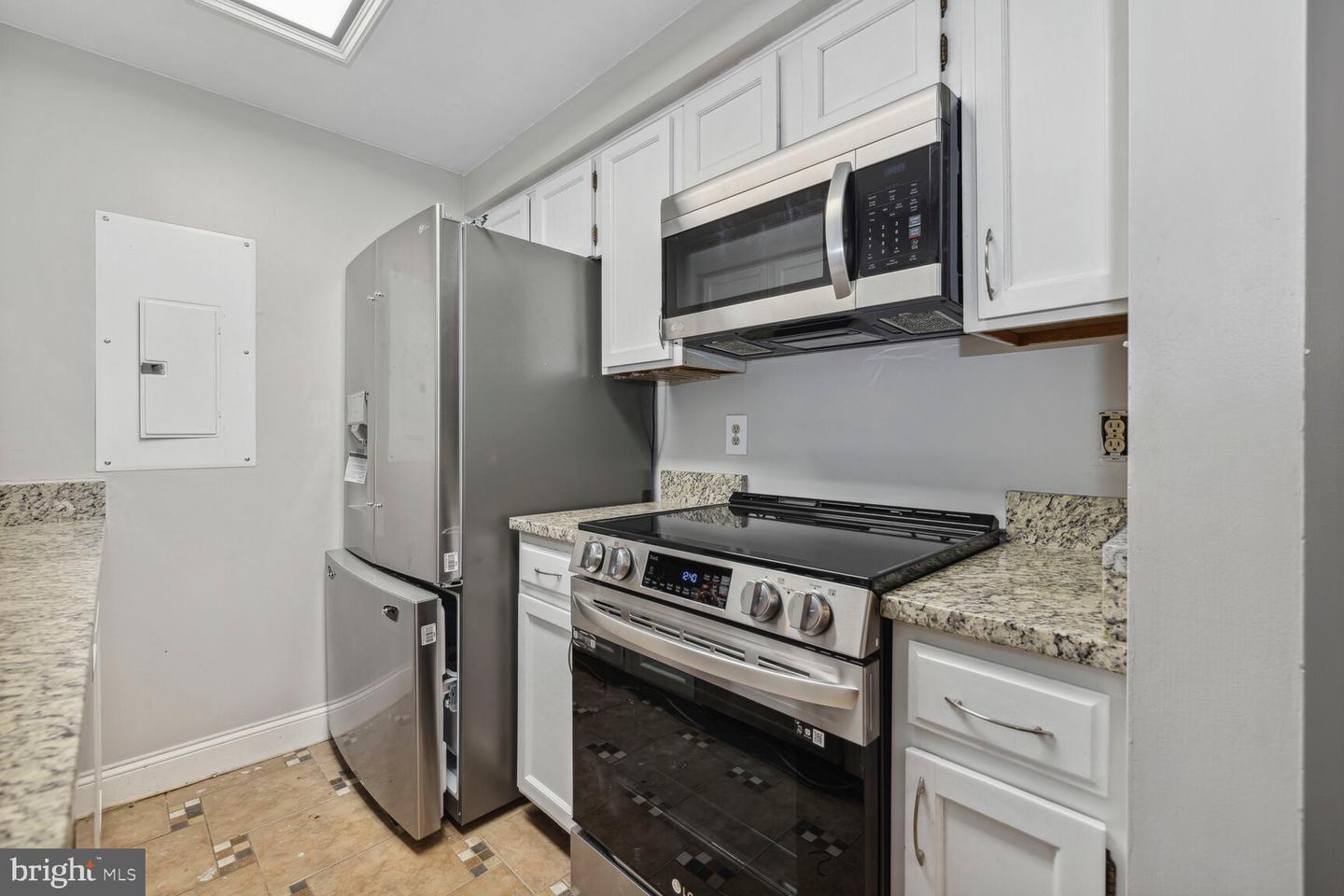 13009 Shadyside Ln #12-204