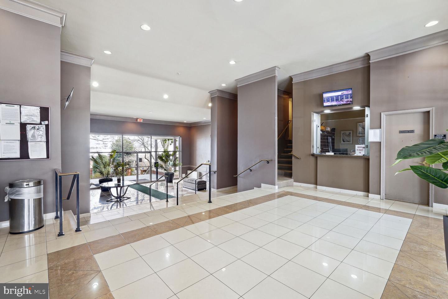 5301 Westbard Cir #206