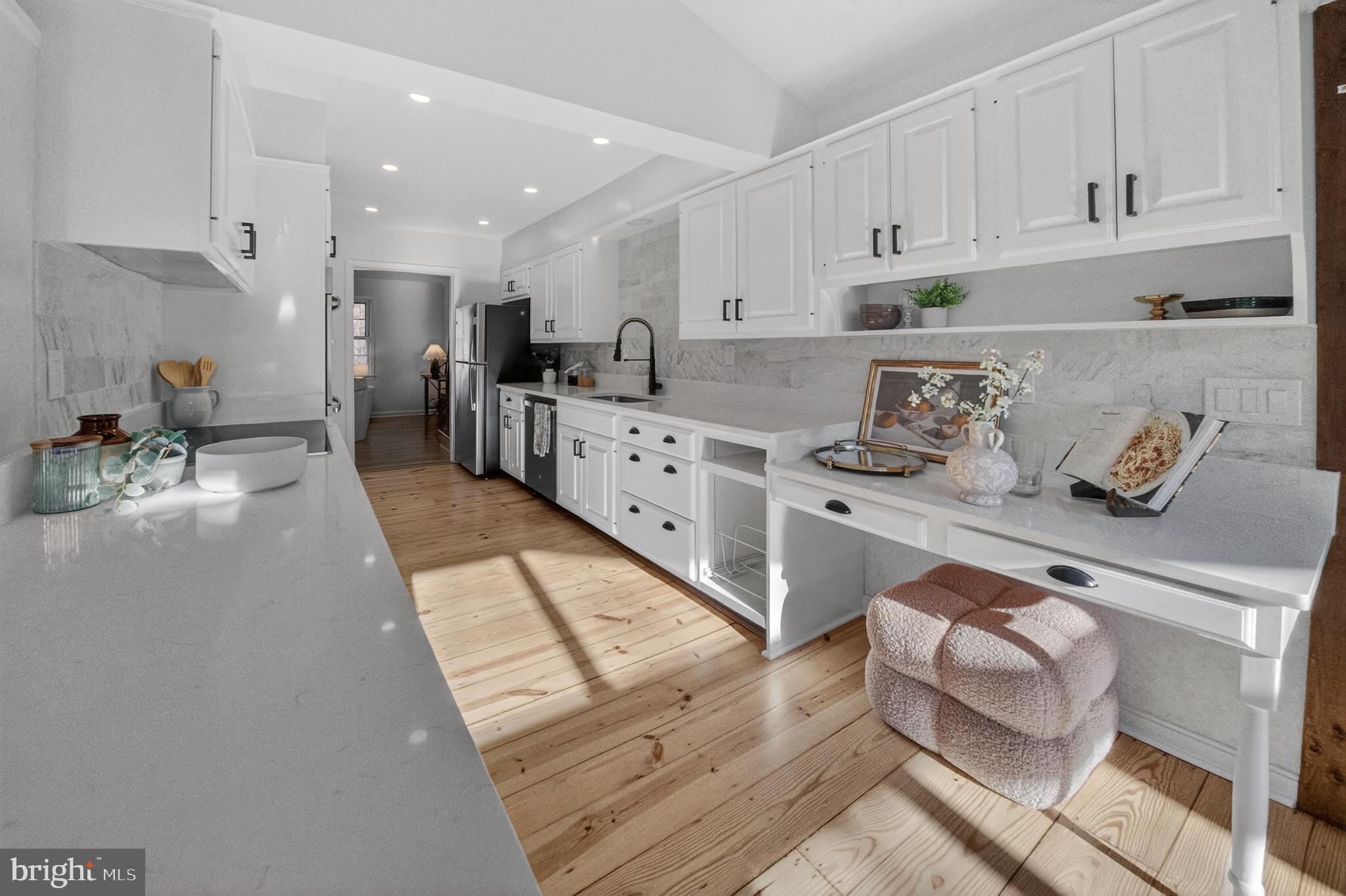 6813 WINTERBERRY LANE