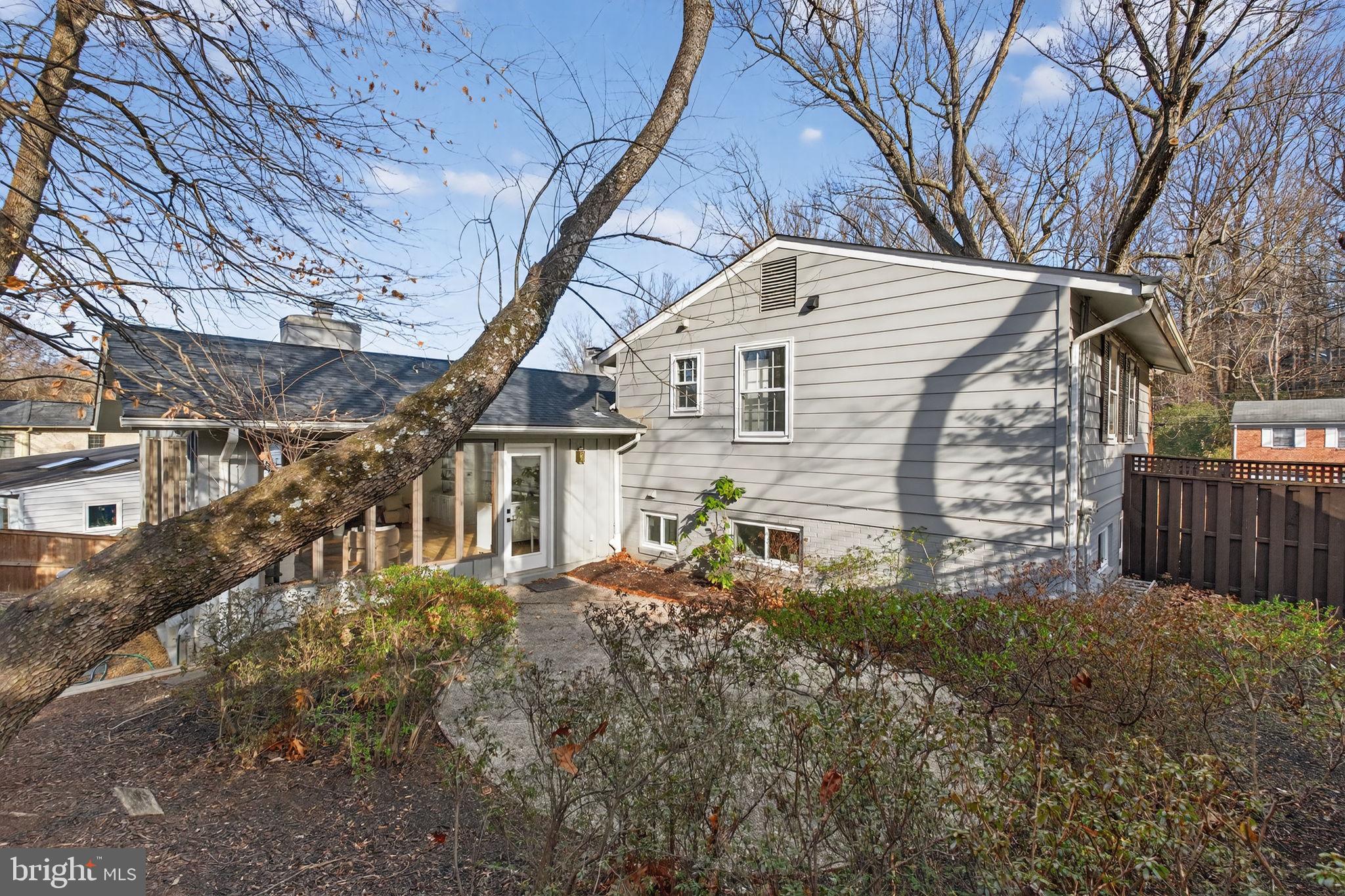 6813 WINTERBERRY LANE