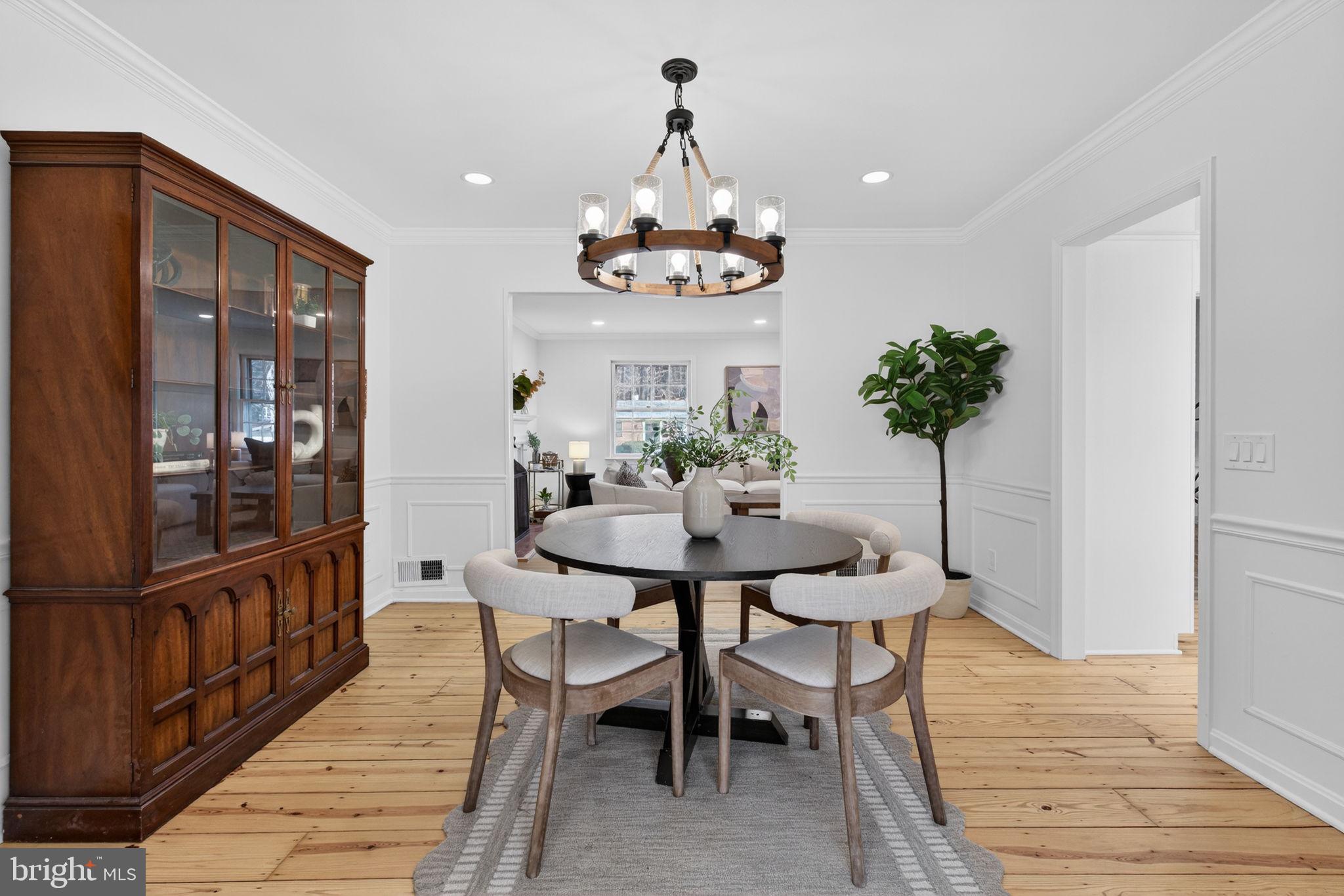 6813 WINTERBERRY LANE