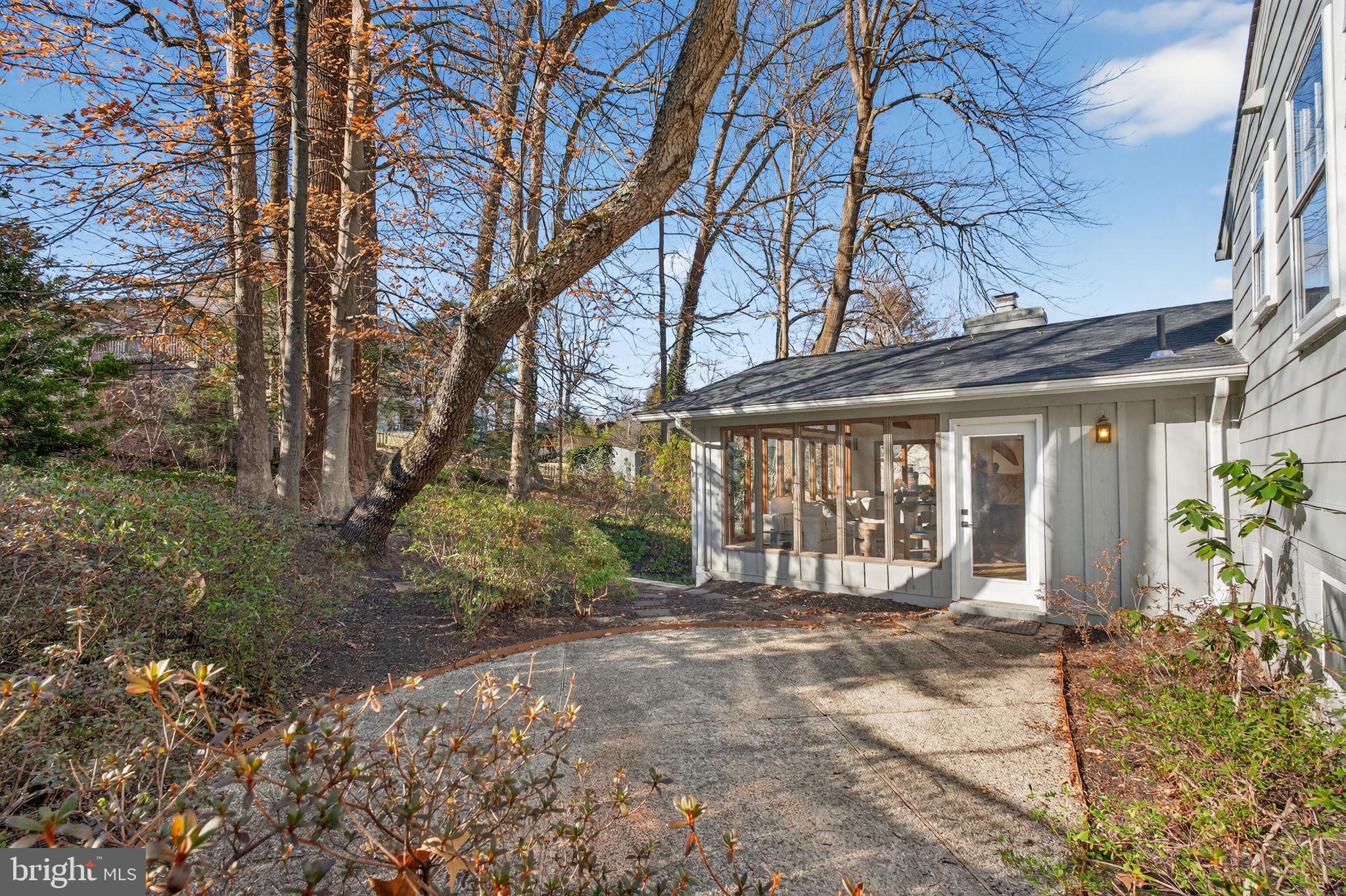 6813 WINTERBERRY LANE