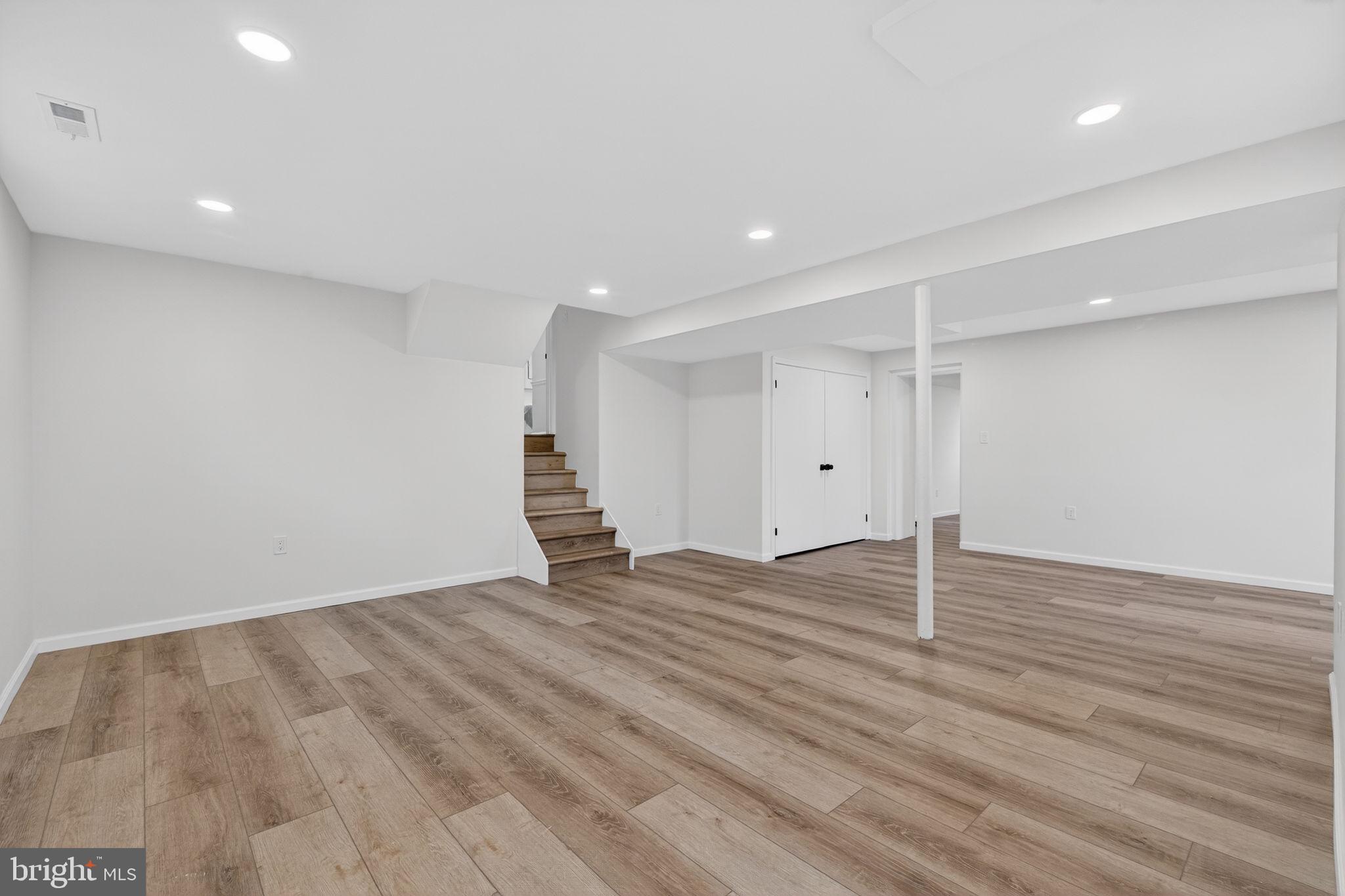 6813 WINTERBERRY LANE