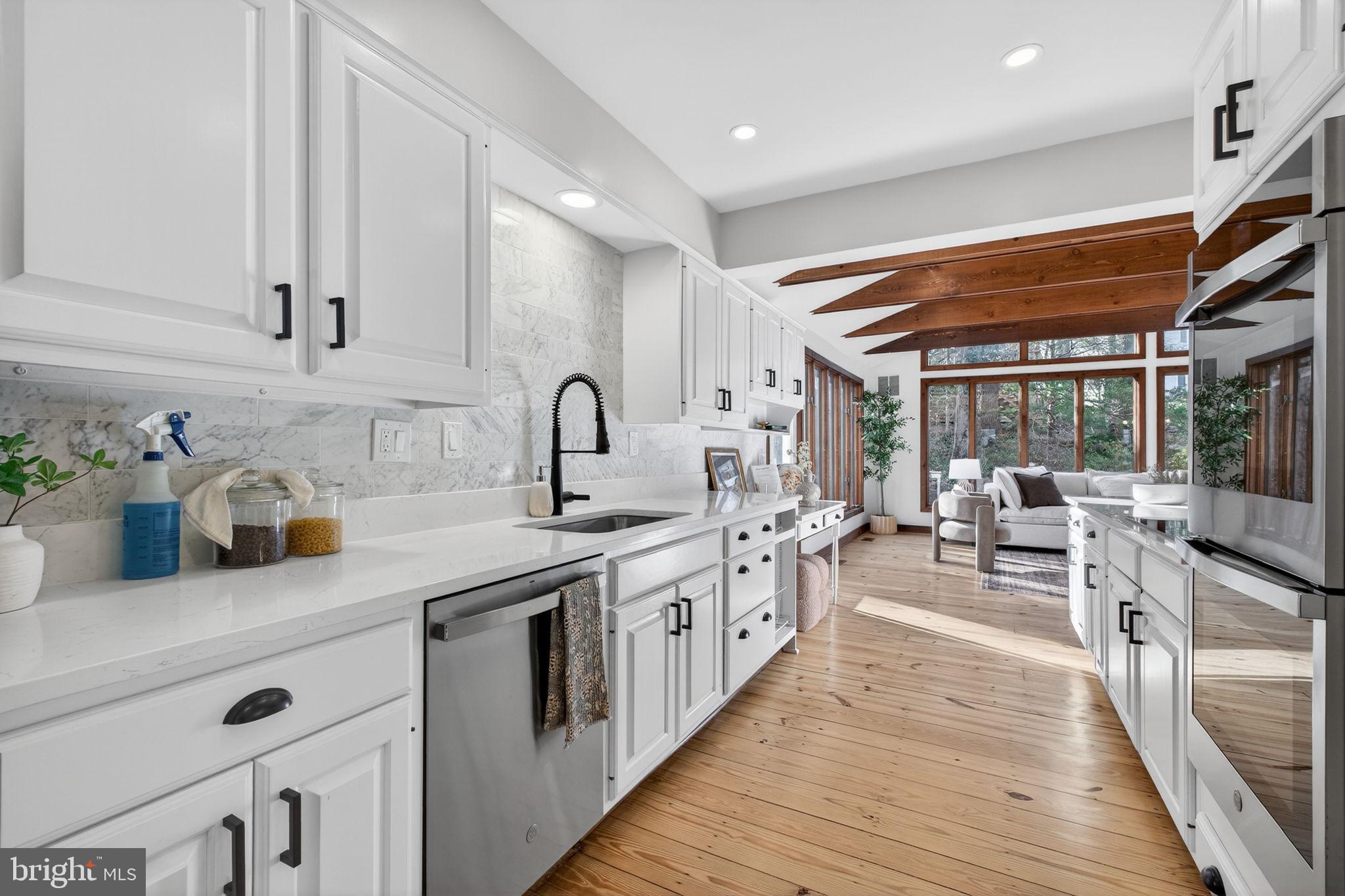 6813 WINTERBERRY LANE