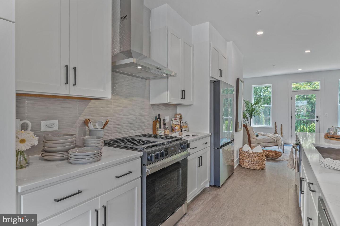 2550 Farmstead Dr