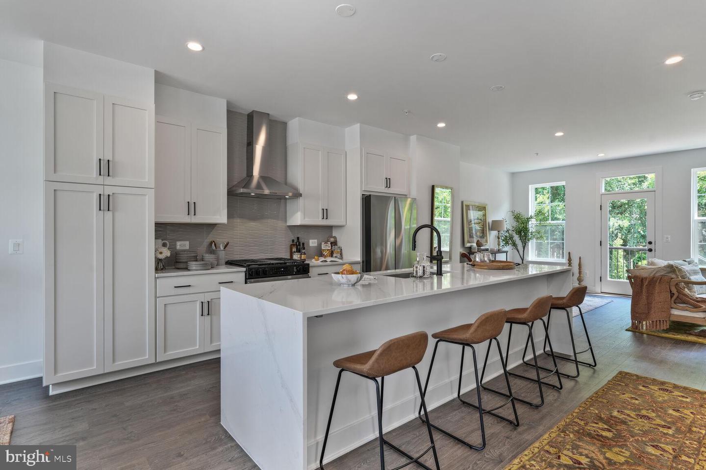 2550 Farmstead Dr