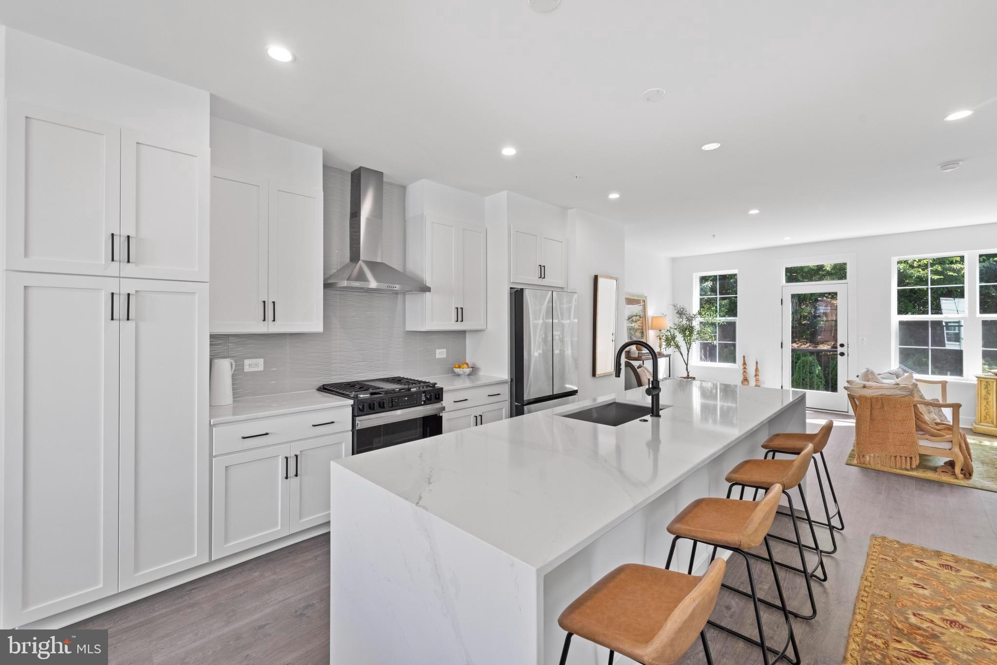 2550 Farmstead Dr