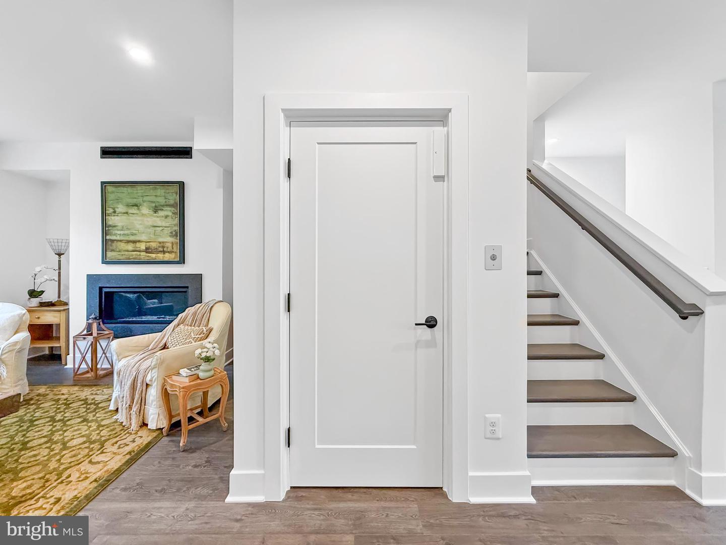 2550 Farmstead Dr