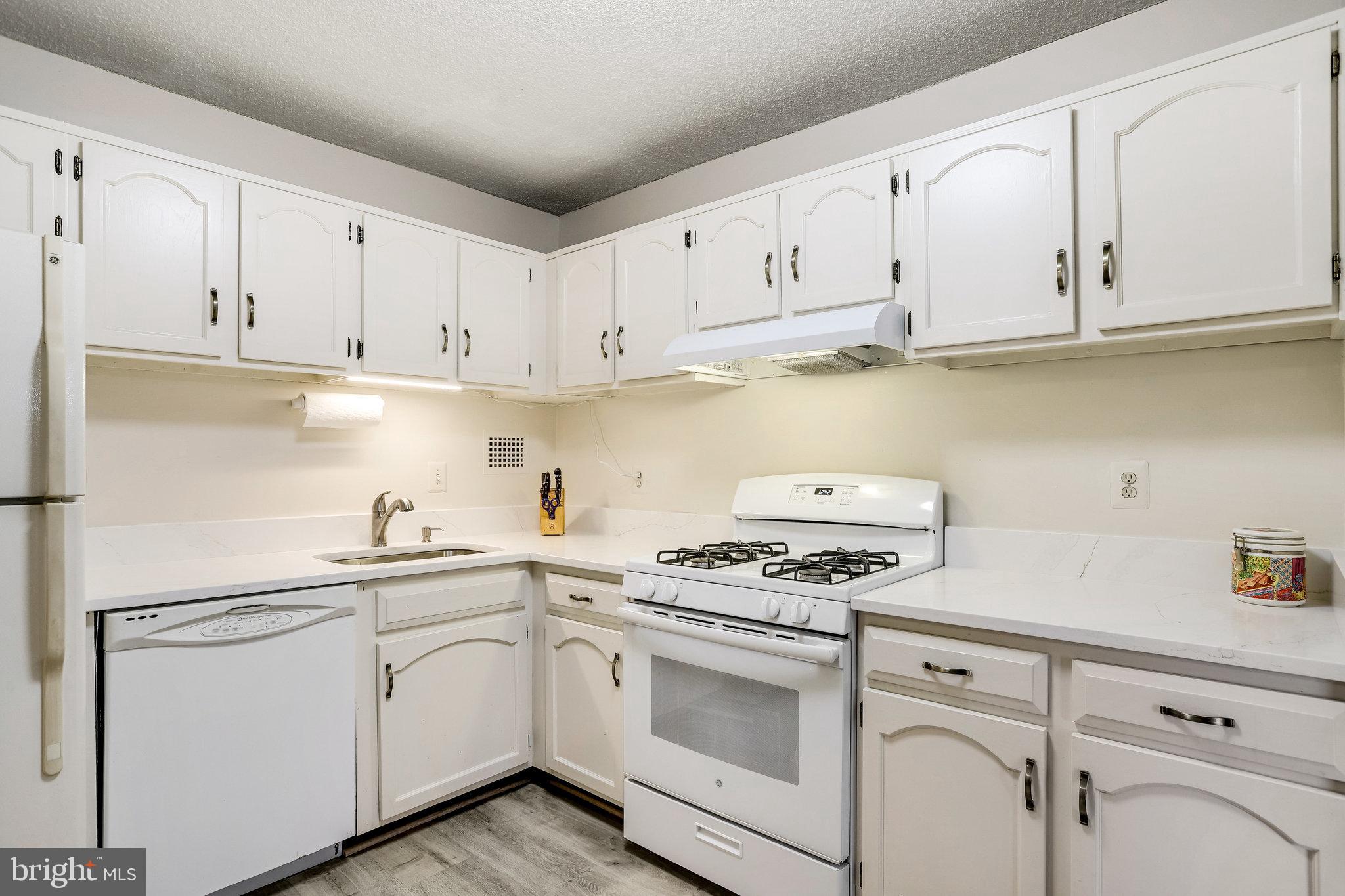 118 MONROE STREET 304