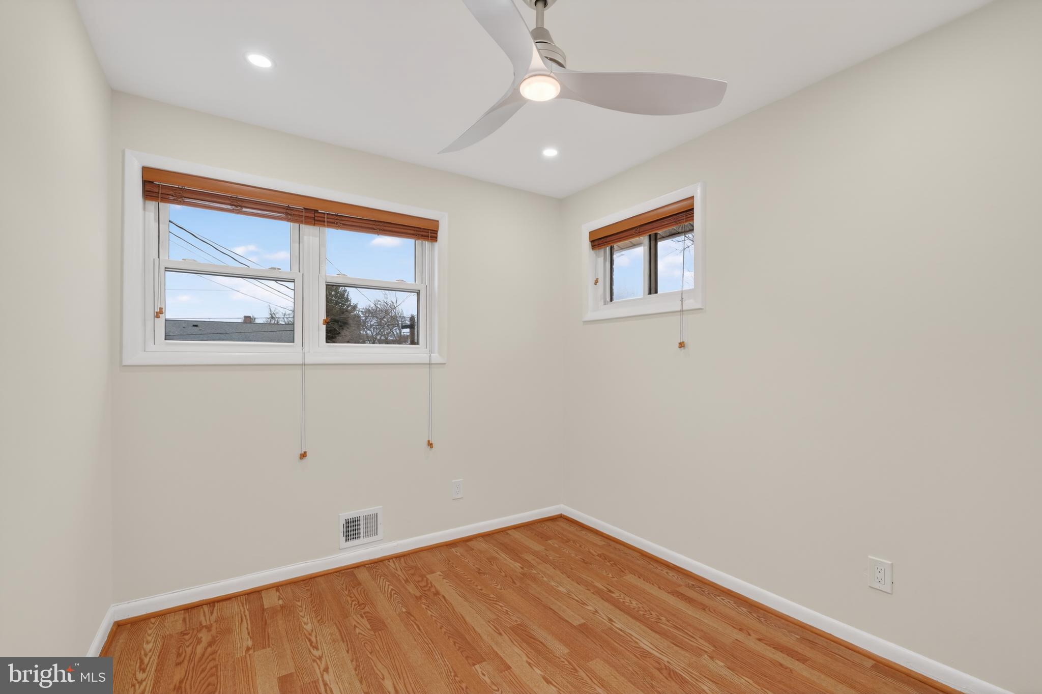 1132 LOXFORD TERRACE