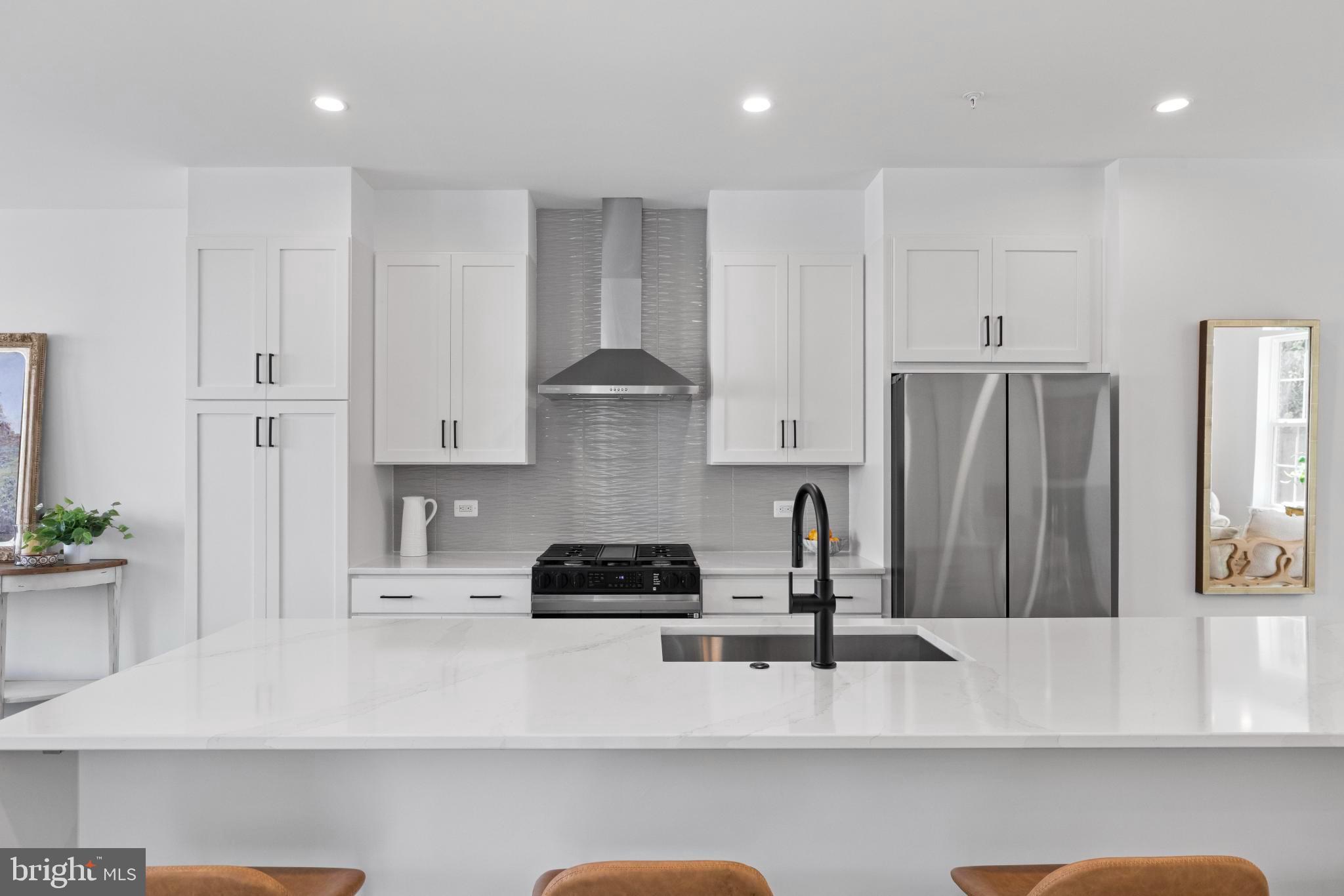 2550 FARMSTEAD DRIVE