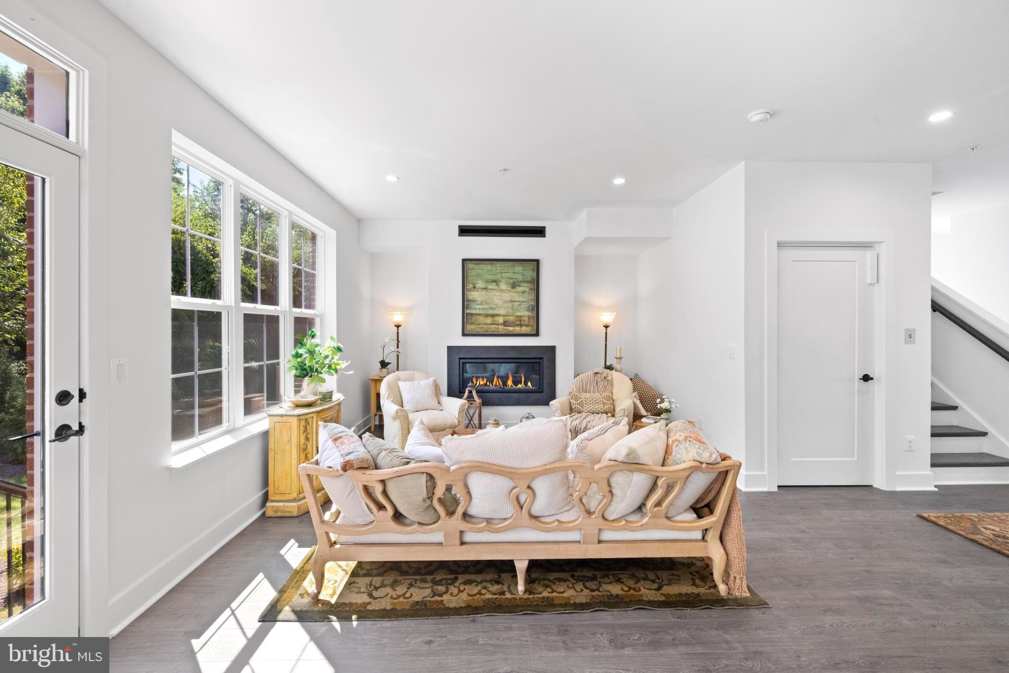 2550 FARMSTEAD DRIVE