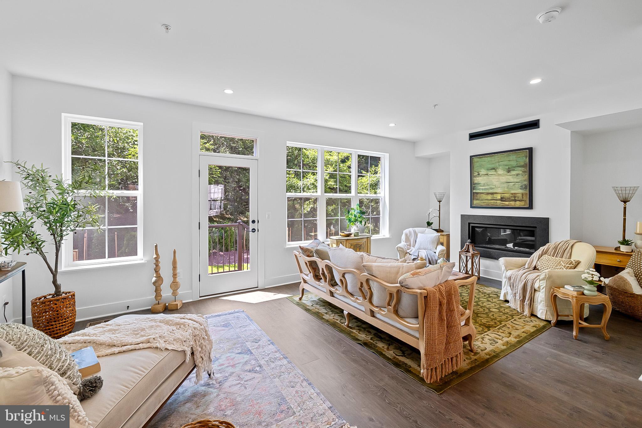 2550 FARMSTEAD DRIVE