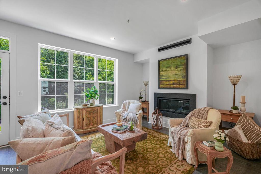2550 FARMSTEAD DRIVE