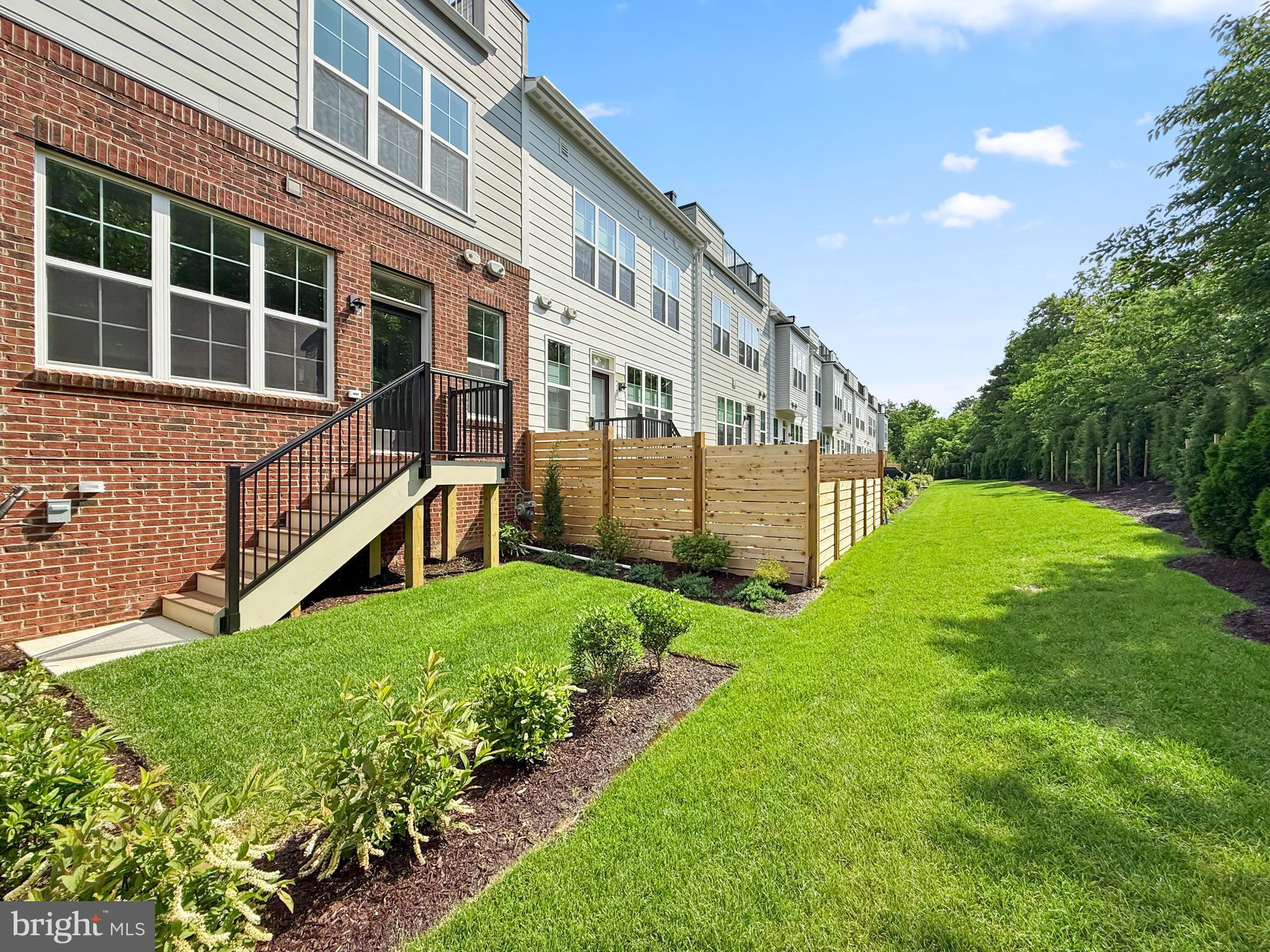 2550 FARMSTEAD DRIVE