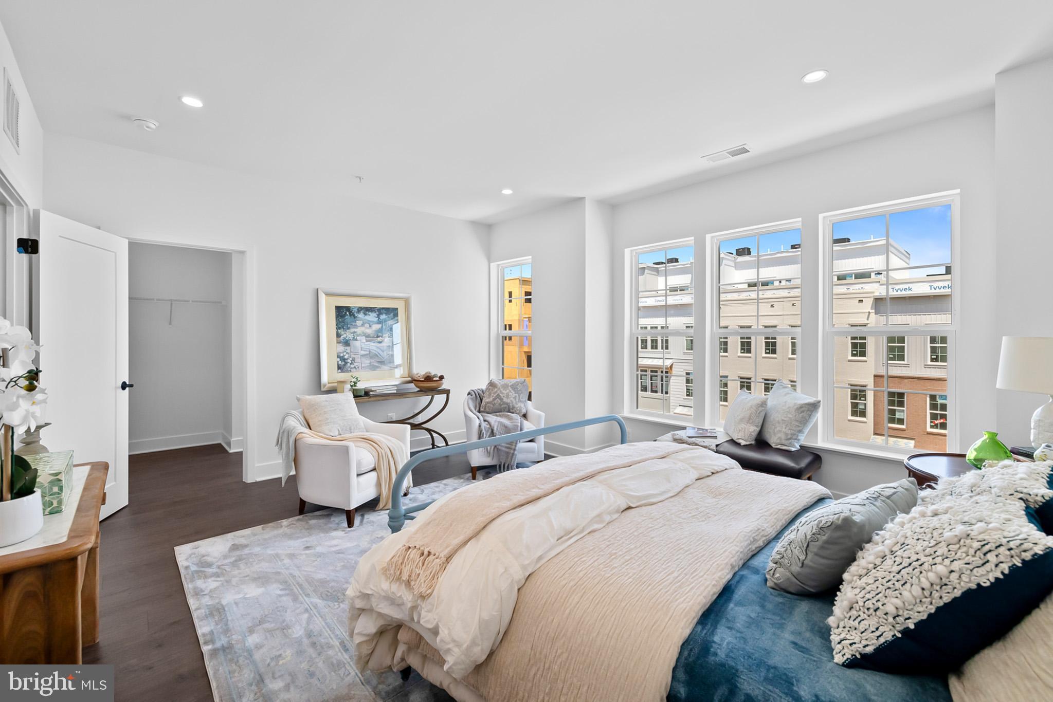 2550 FARMSTEAD DRIVE