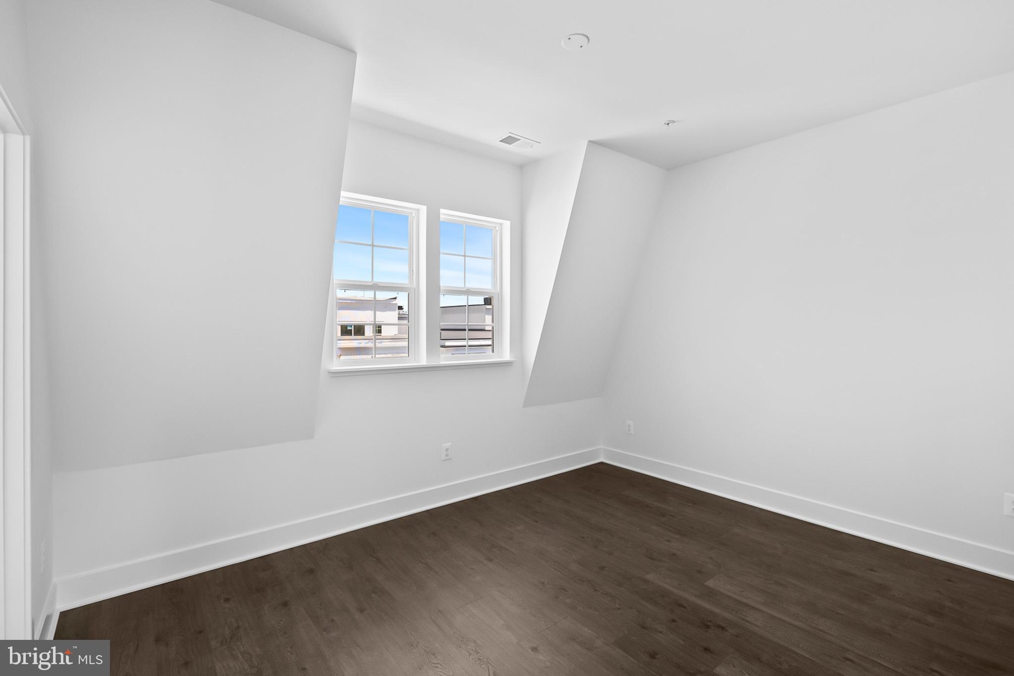 2550 FARMSTEAD DRIVE