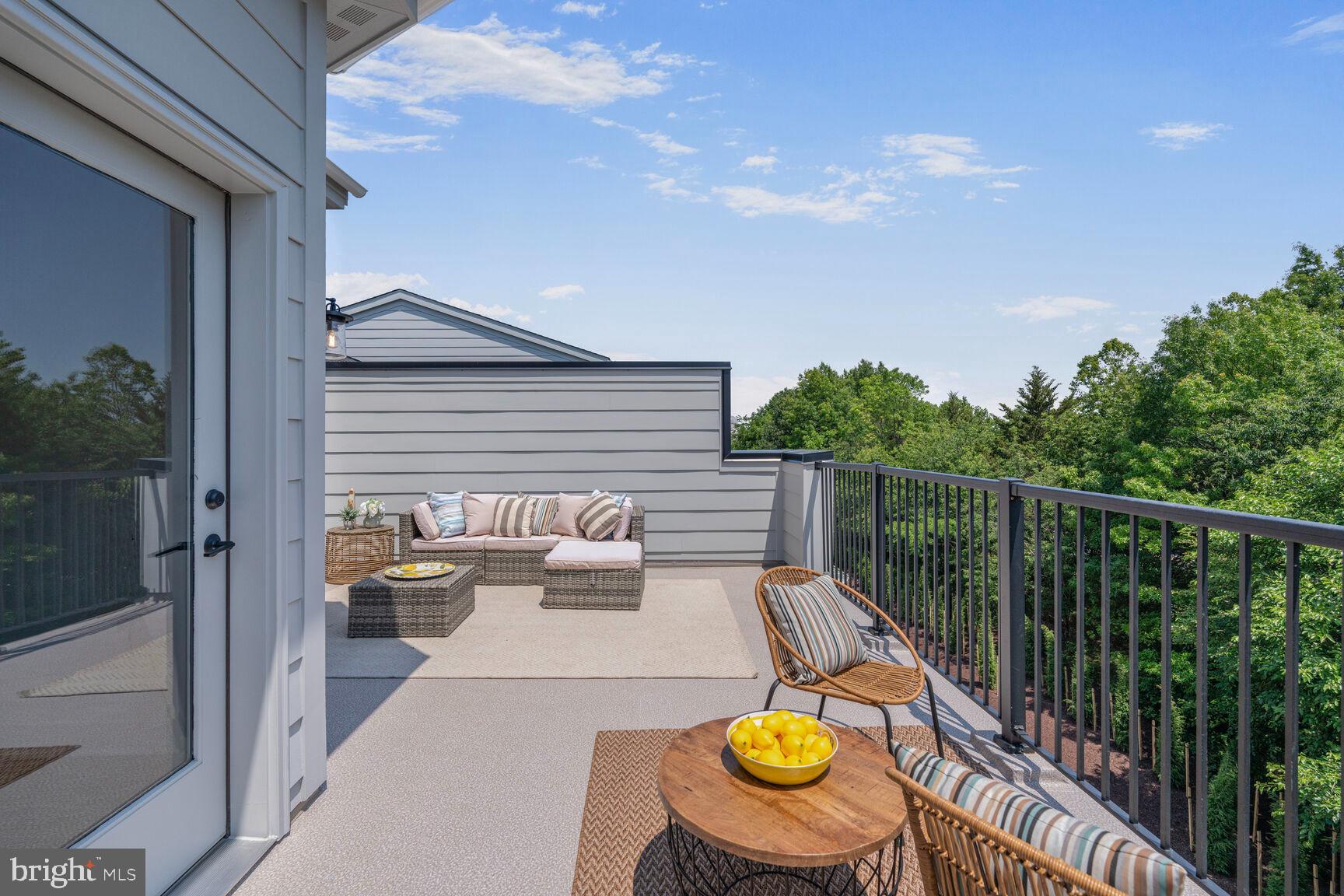 2550 FARMSTEAD DRIVE