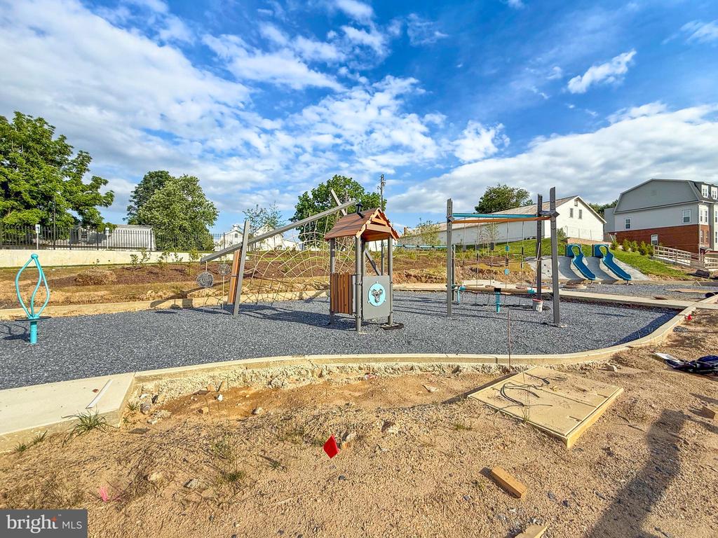 2550 FARMSTEAD DRIVE