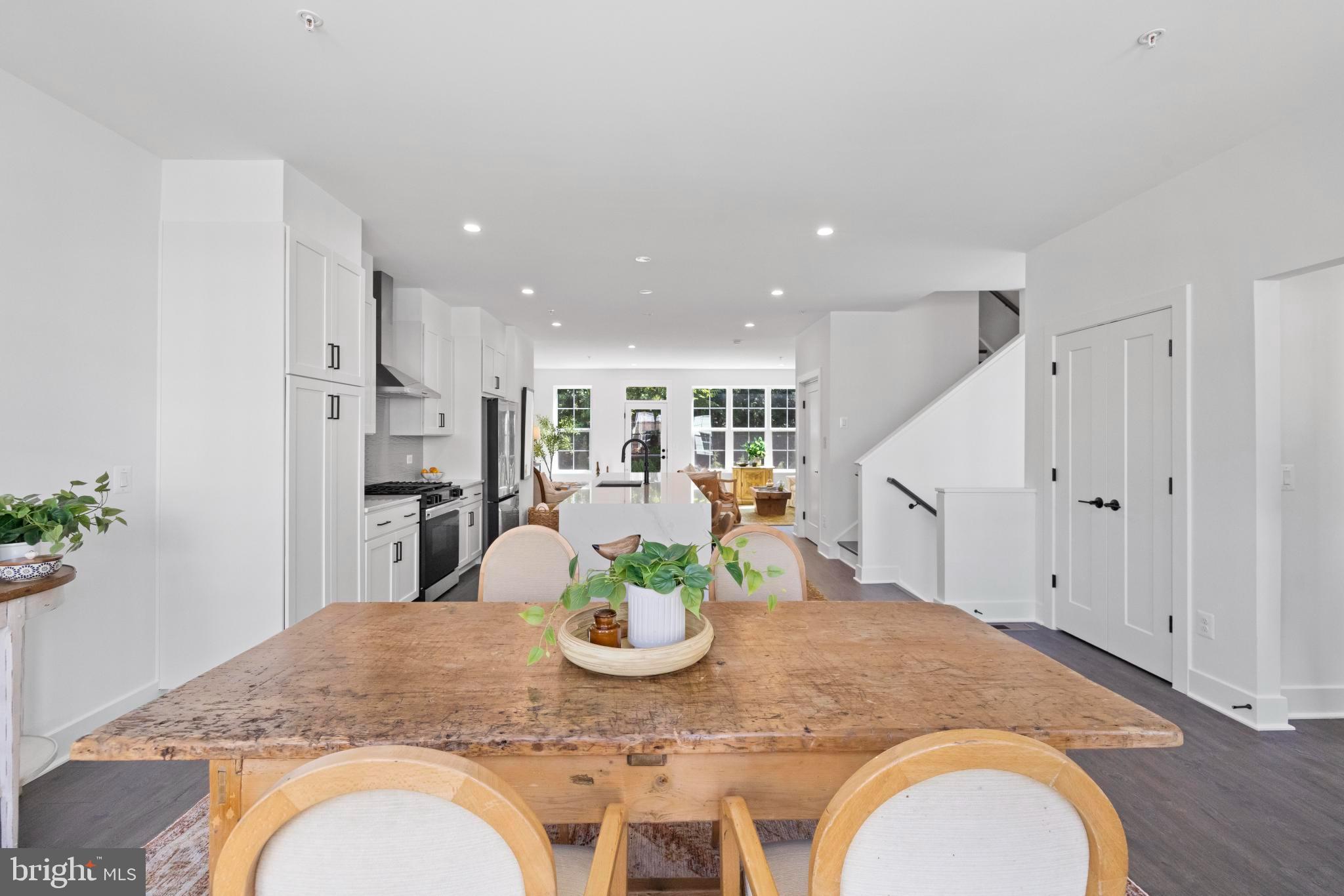 2550 FARMSTEAD DRIVE