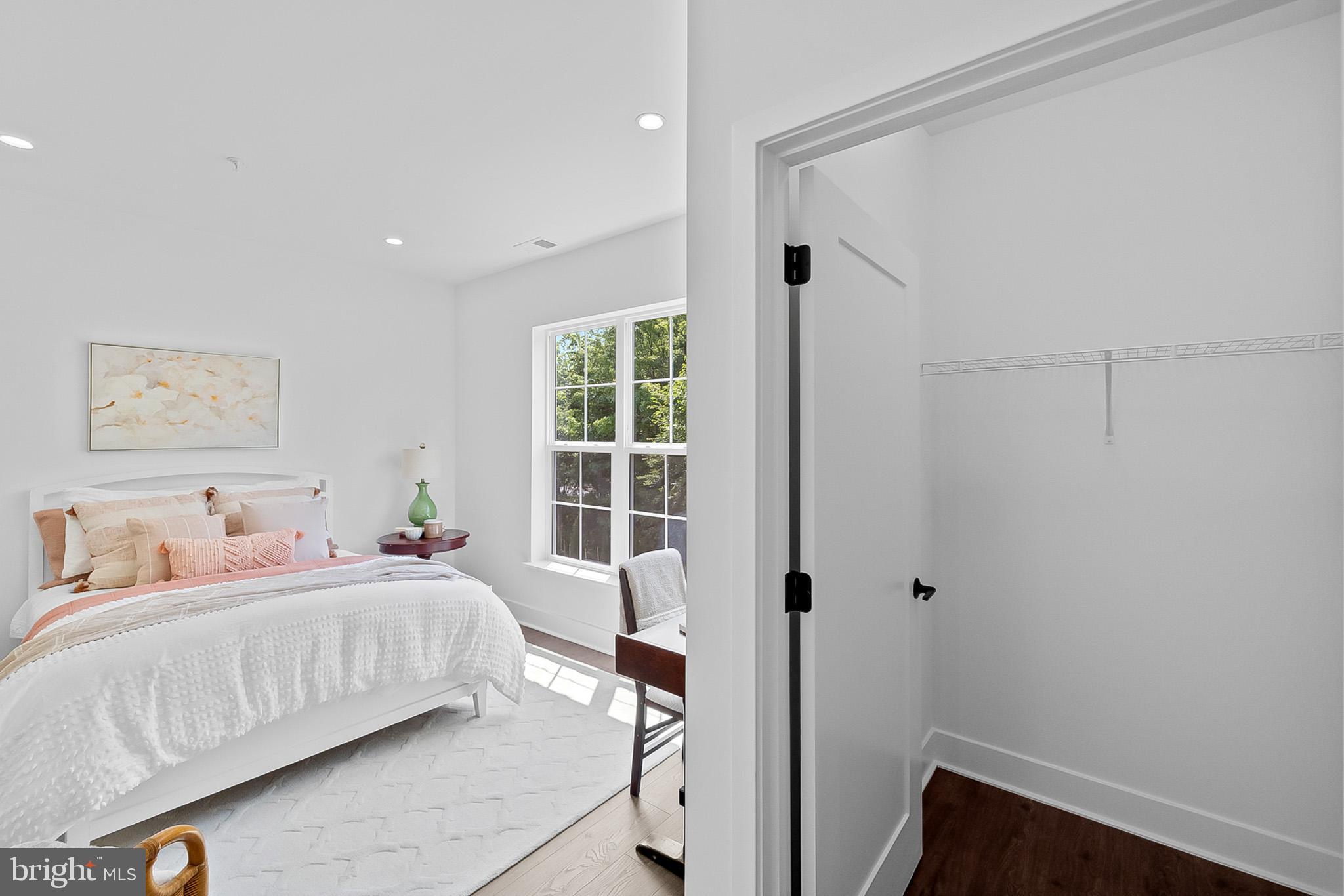 2550 FARMSTEAD DRIVE