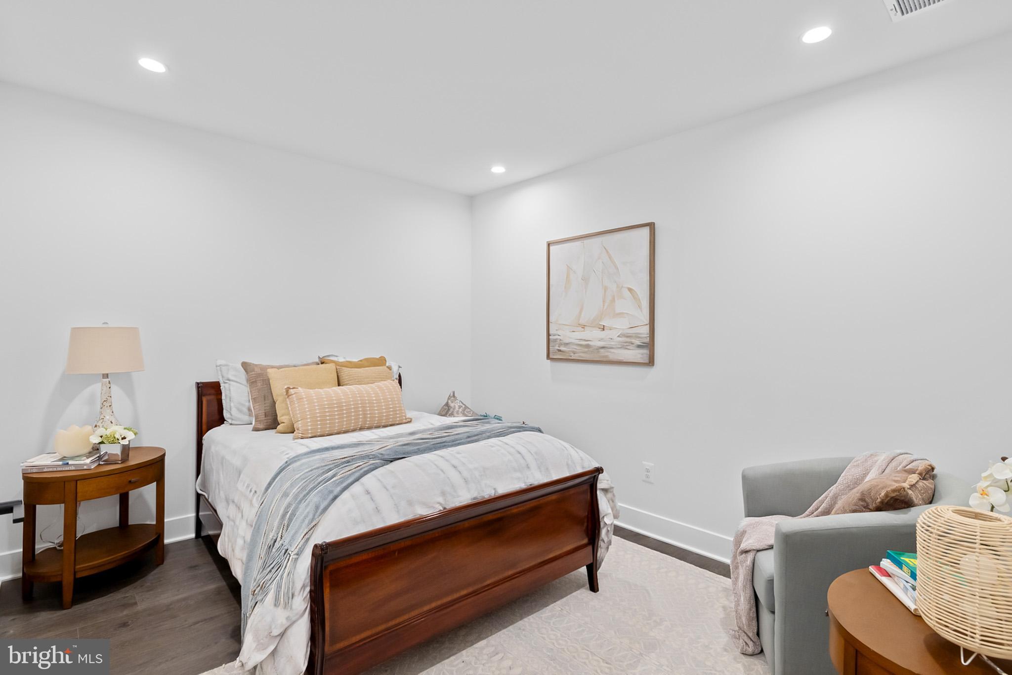 2550 FARMSTEAD DRIVE