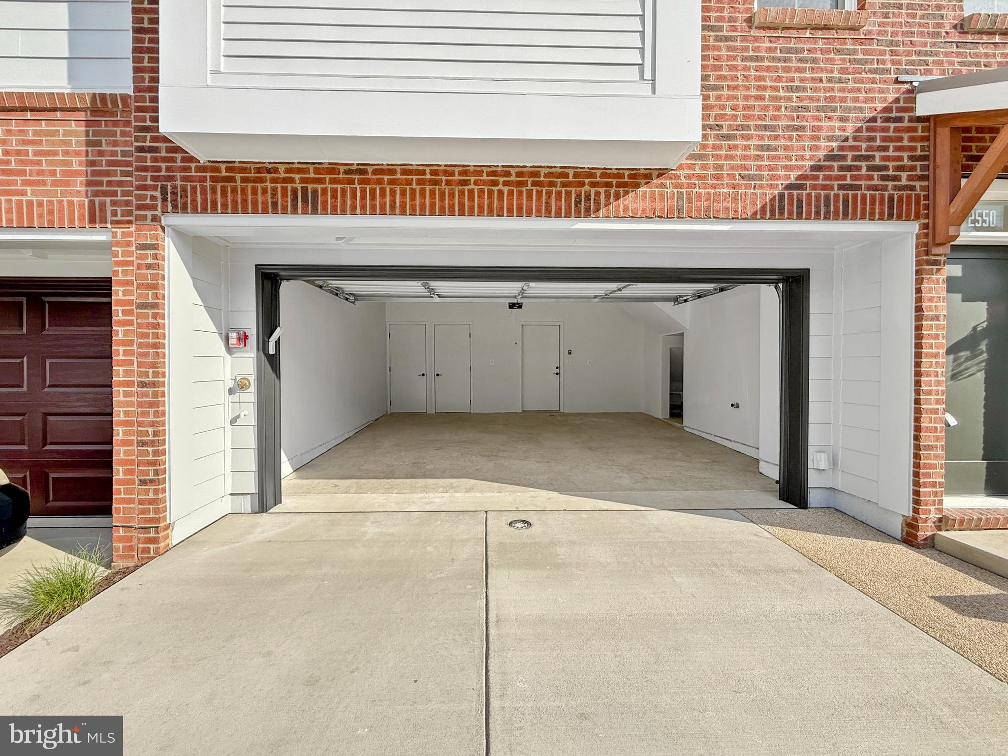 2550 FARMSTEAD DRIVE