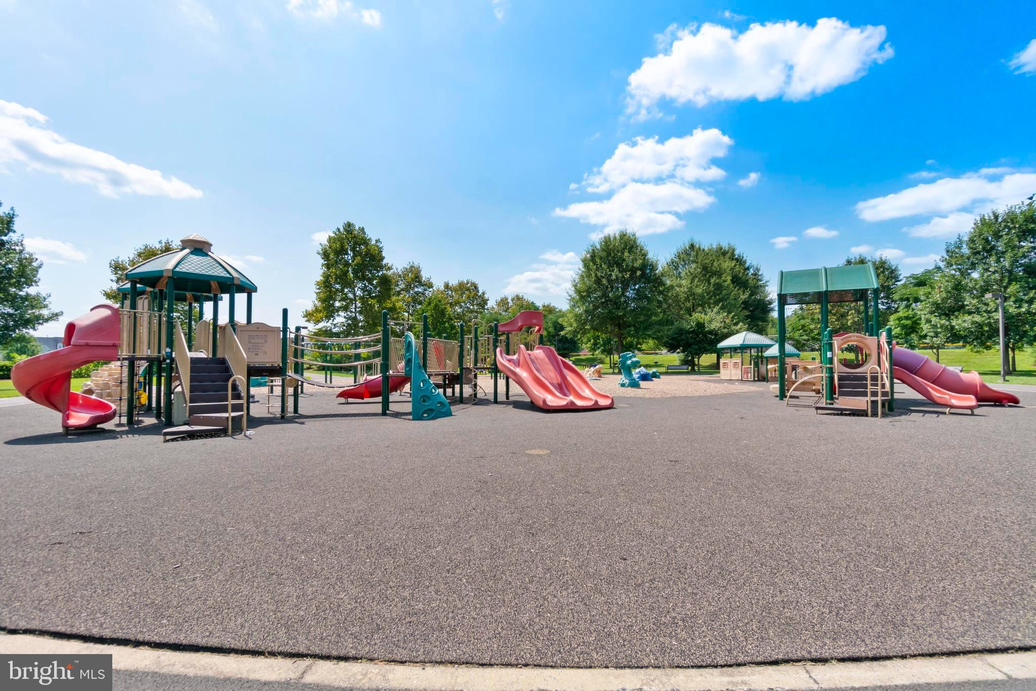 2550 FARMSTEAD DRIVE