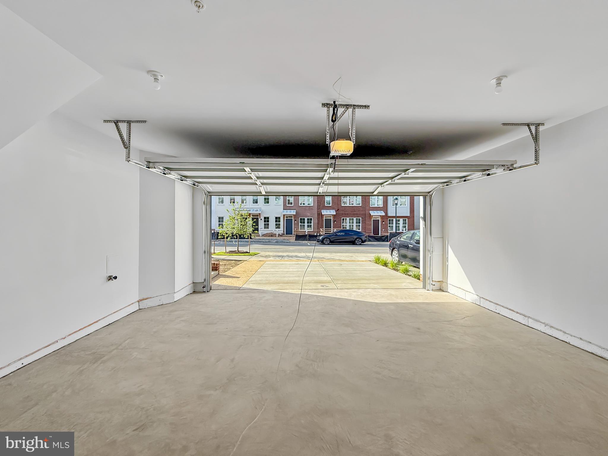 2550 FARMSTEAD DRIVE