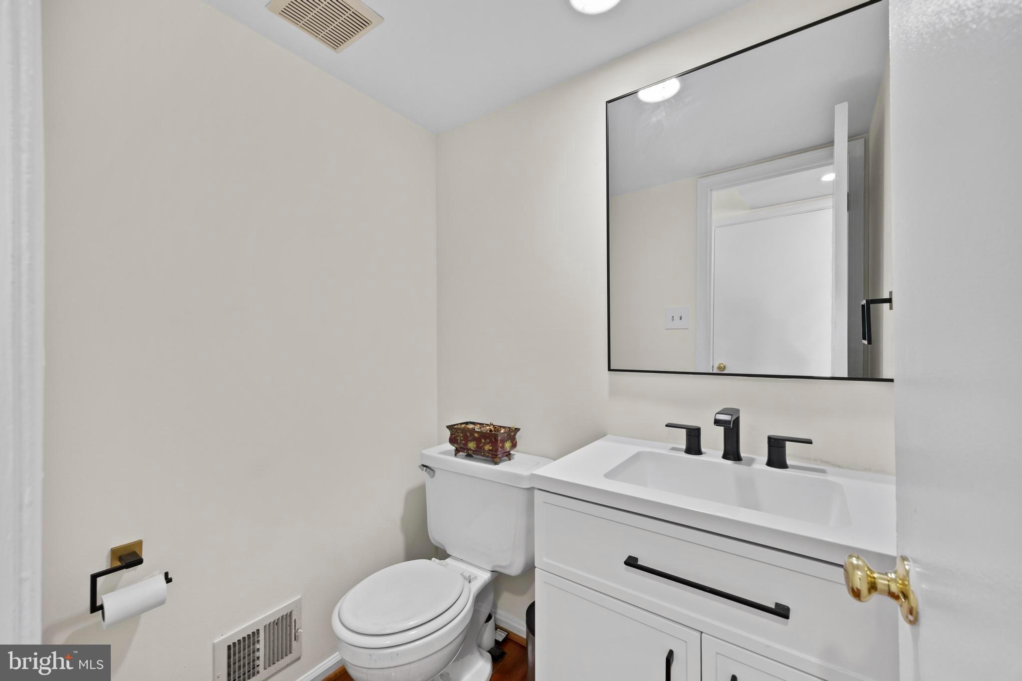 20017 SPUR HILL DRIVE