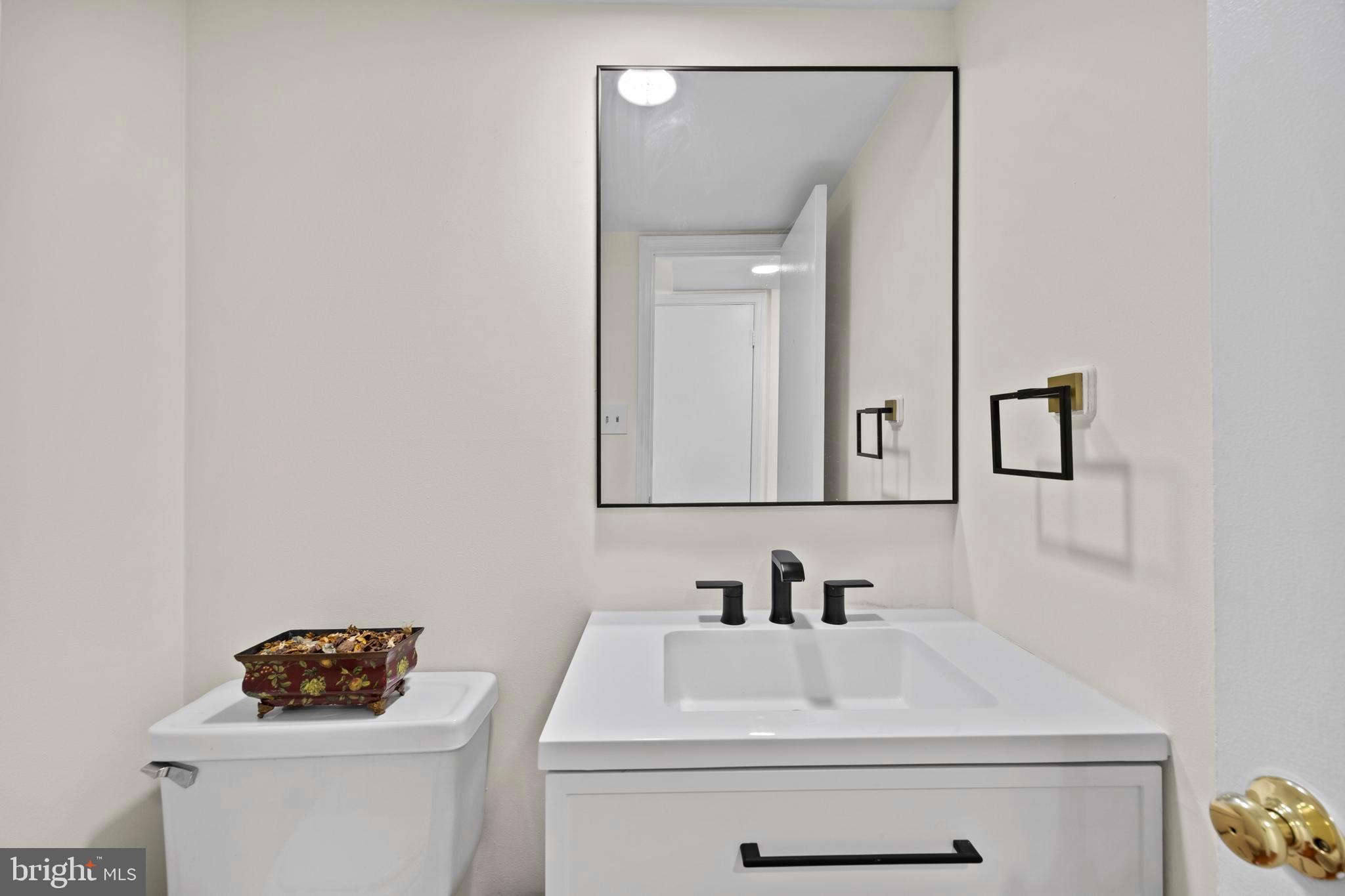 20017 SPUR HILL DRIVE