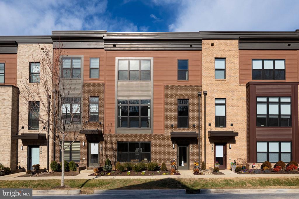 3262 ROYAL FERN PLACE