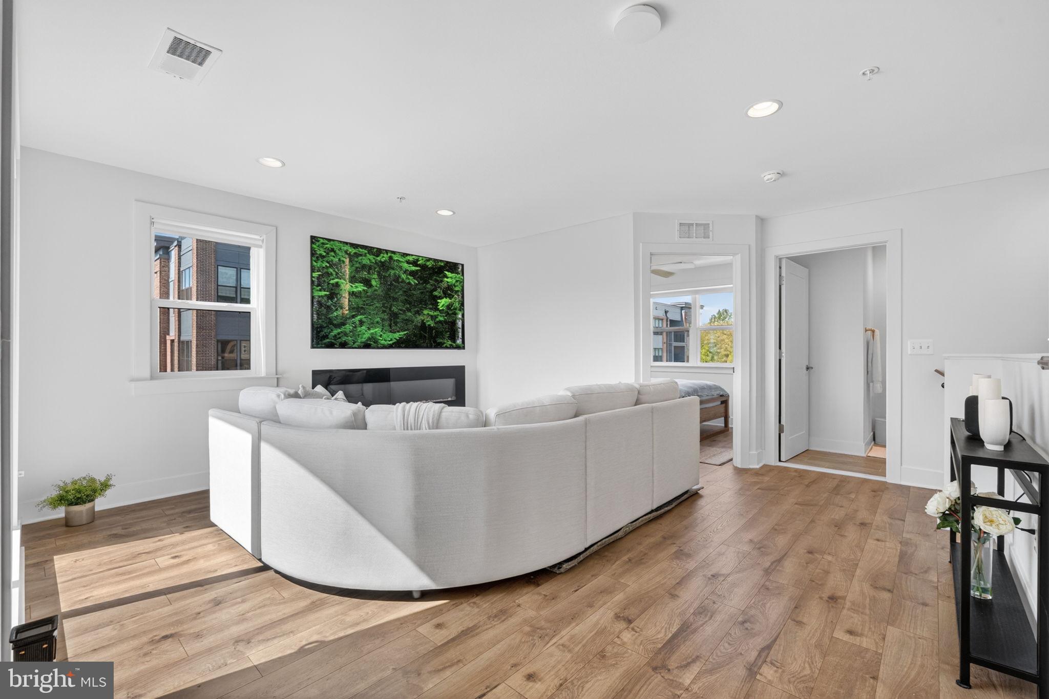 3301 WOODLAND PHLOX STREET