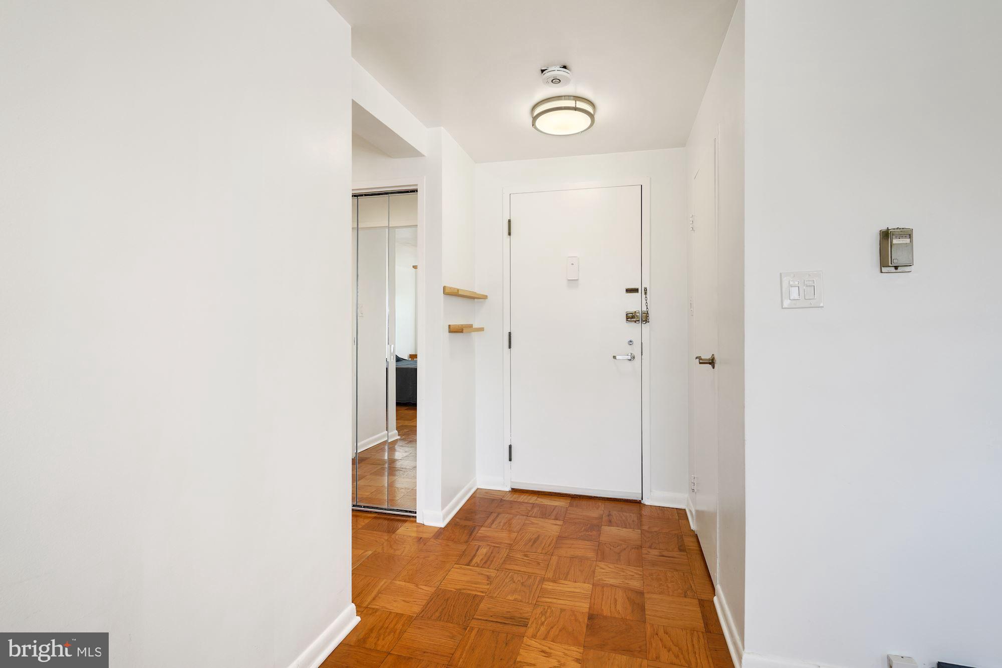 10201 GROSVENOR PLACE 712