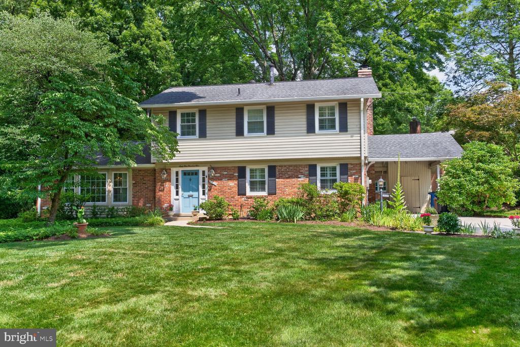 6905 STONEWOOD COURT