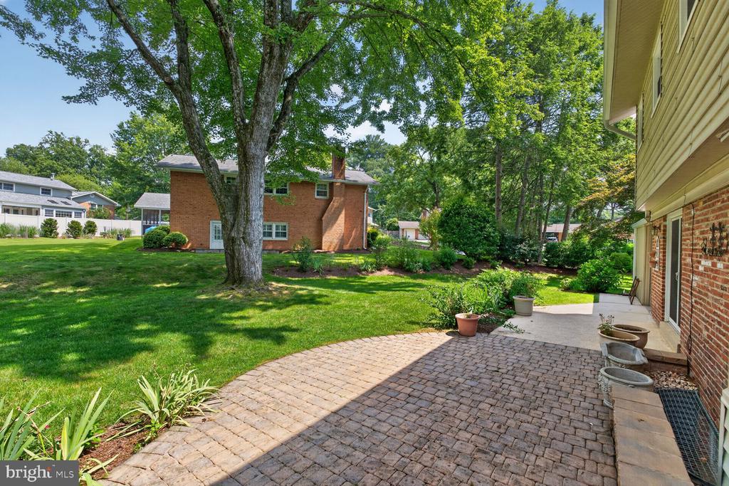 6905 STONEWOOD COURT