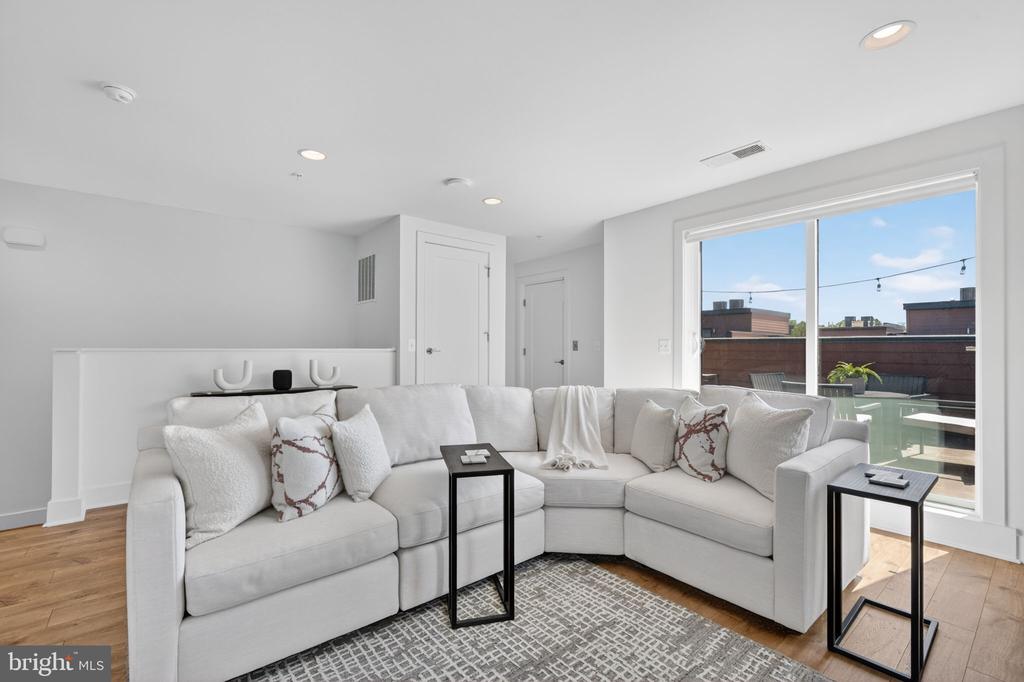 3301 WOODLAND PHLOX STREET