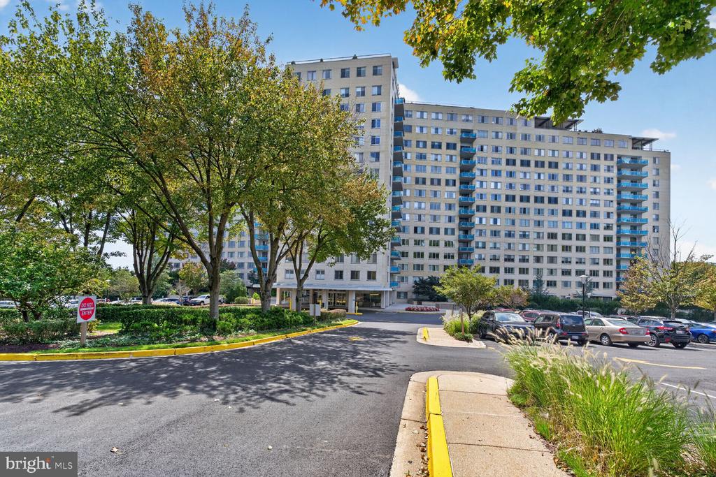 10500 ROCKVILLE PIK Unit: G17