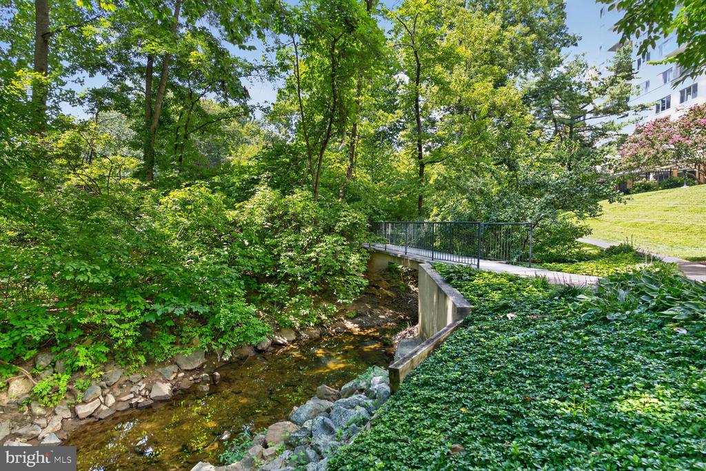 10500 ROCKVILLE PIK Unit: G17